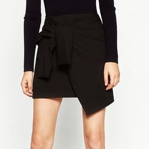 Zara black knot skirt perfect condition